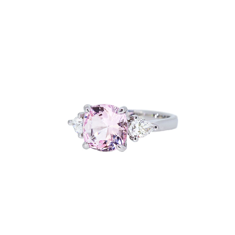 
									Ring "Mikora"
