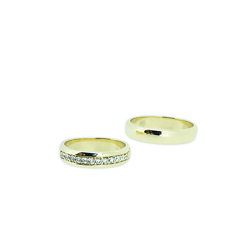 
									Wedding Rings "Happy Couple"