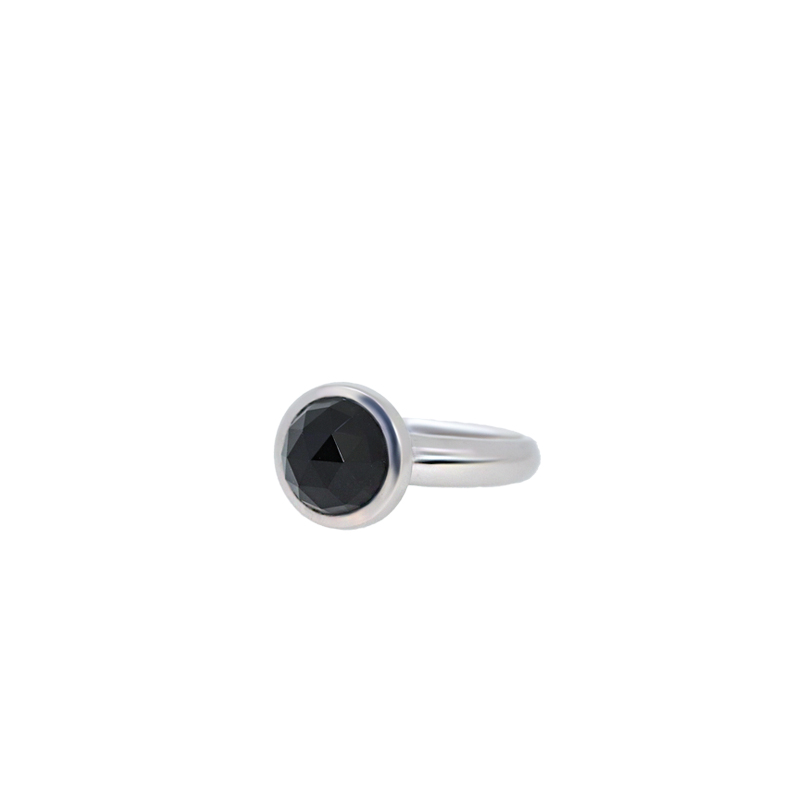 
									Martha's Ring
